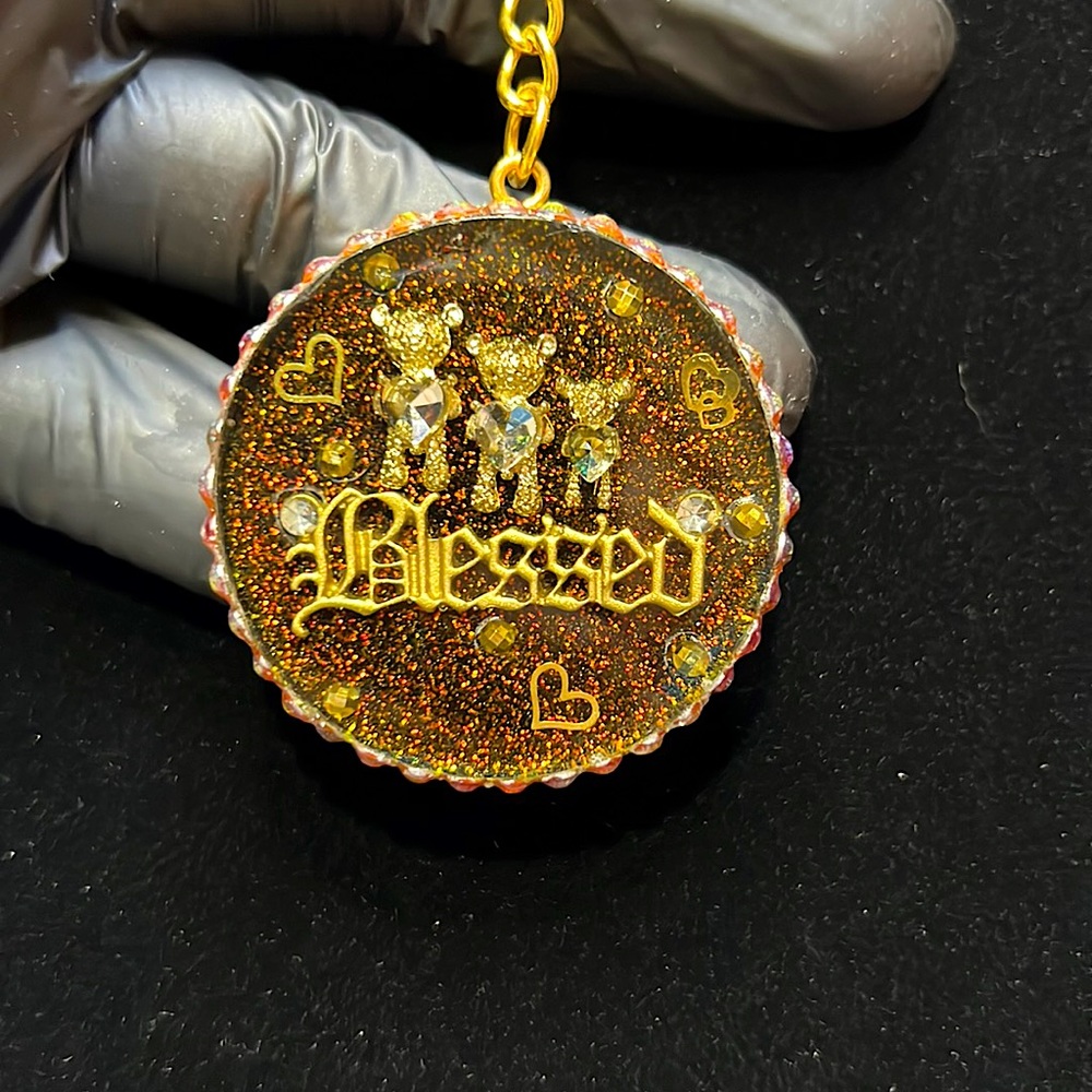 Resin keychain: “Blessed”